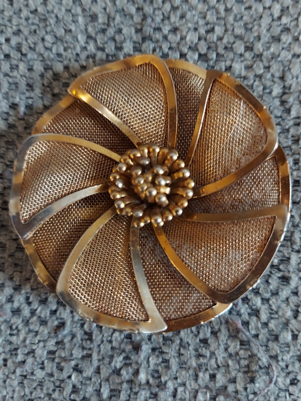 Gold-Tone Flower Mesh Brooch - Vintage Inspired Women’s Jewelry